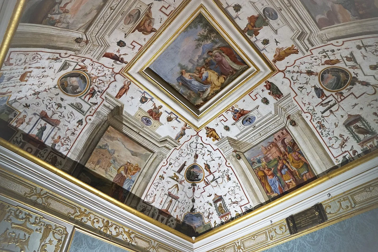 Soffitto affrescato del Palazzo Patriarcale di Udine